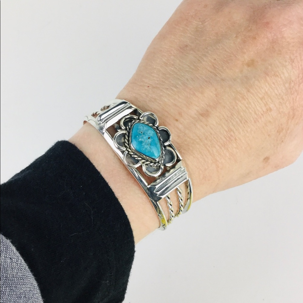 Vintage  Bohemian Boho Navajo Sterling Silve Turquoise Cuff Bracelet - Picture 2 of 5